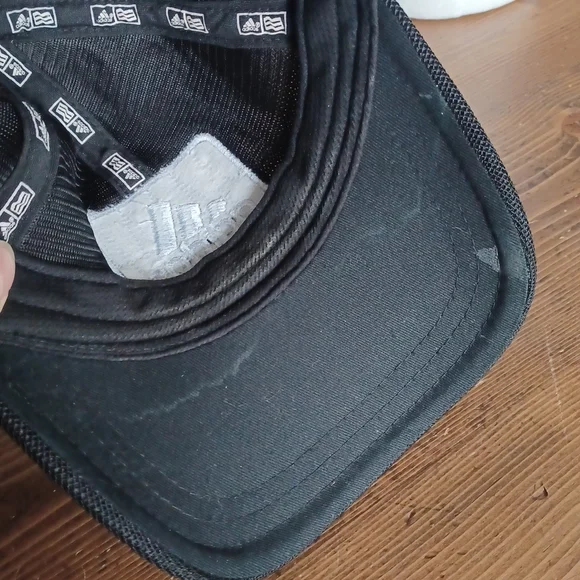 Adidas  hat - Picture 5 of 9